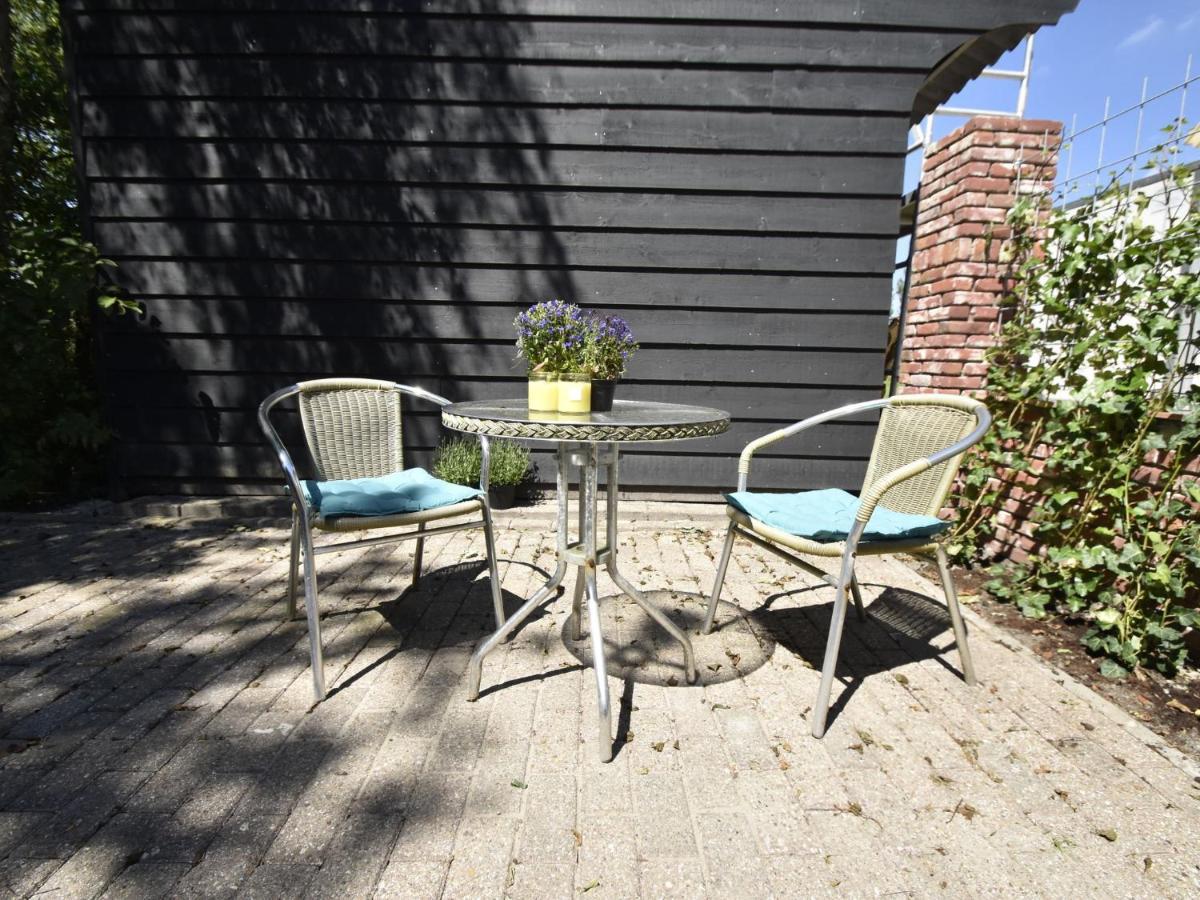 Apartment In Sint Maartensbrug With Garden Экстерьер фото